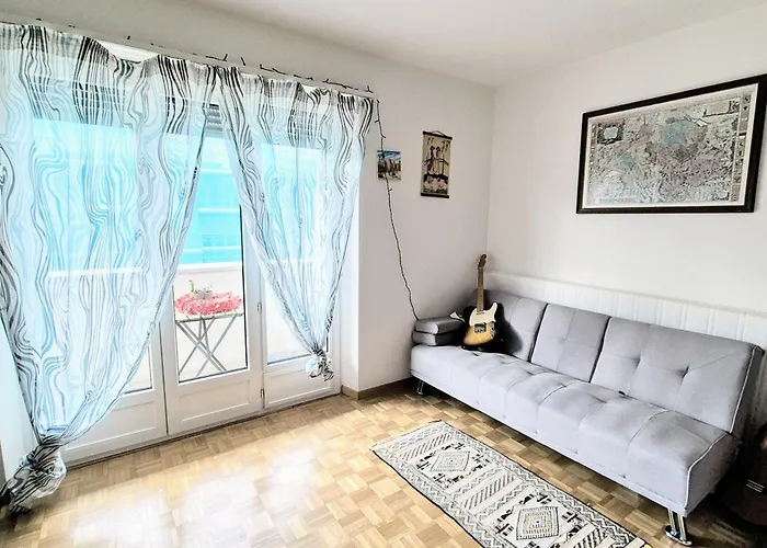 Lovely Right Next To The Opera And Apartment