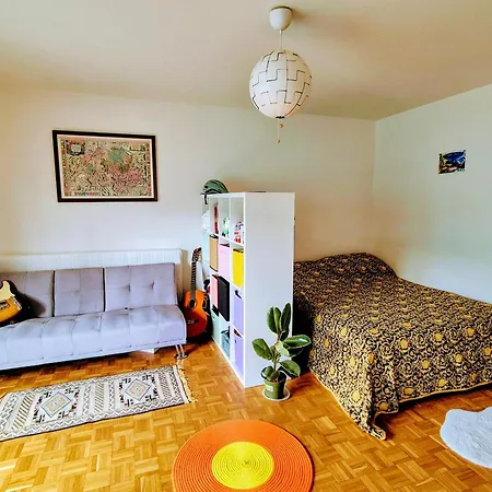 Lovely Right Next To The Opera And 公寓