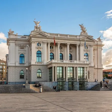 Lovely Right Next To The Opera And *